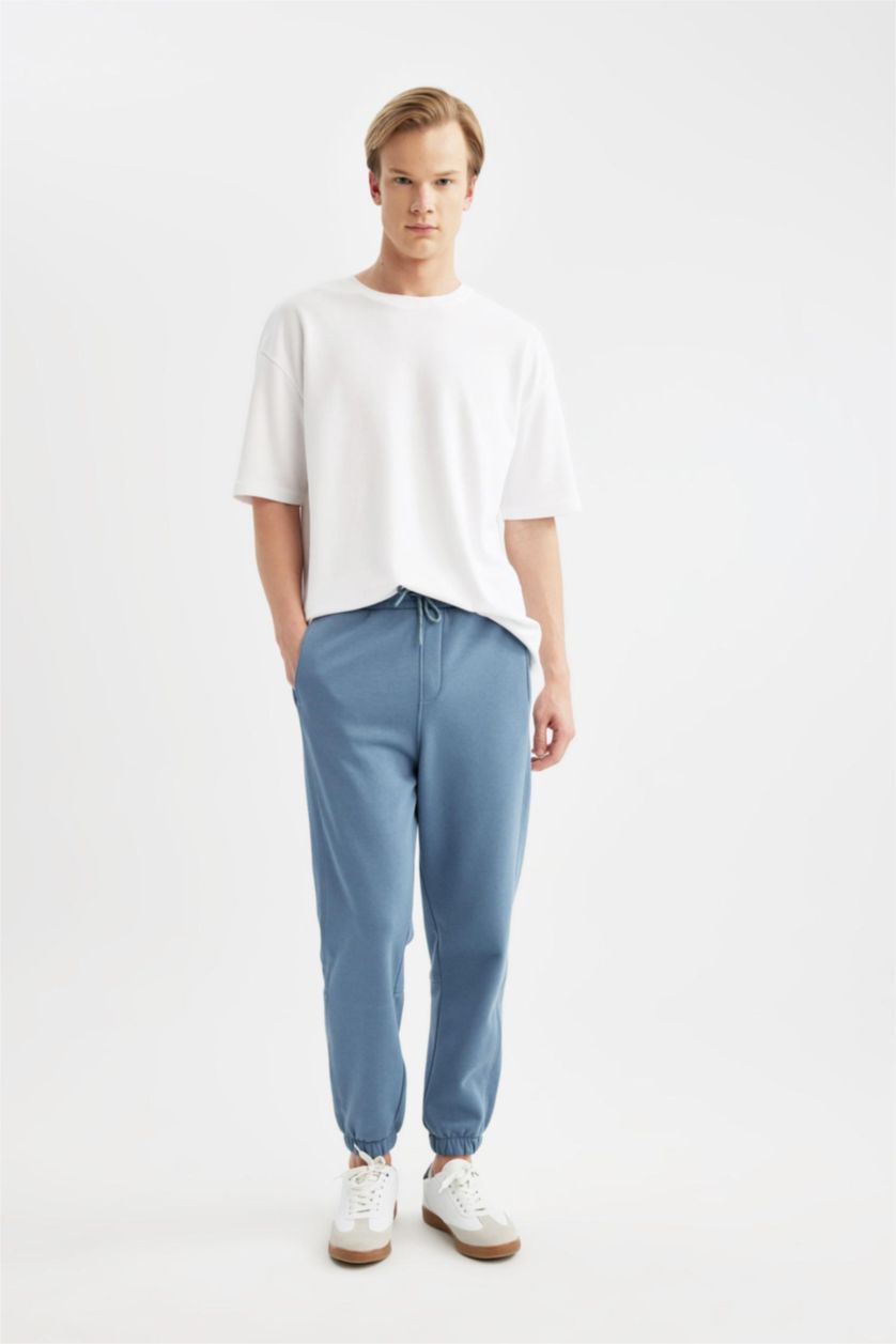 MAN Light Indigo Regular Fit With Pockets Trousers