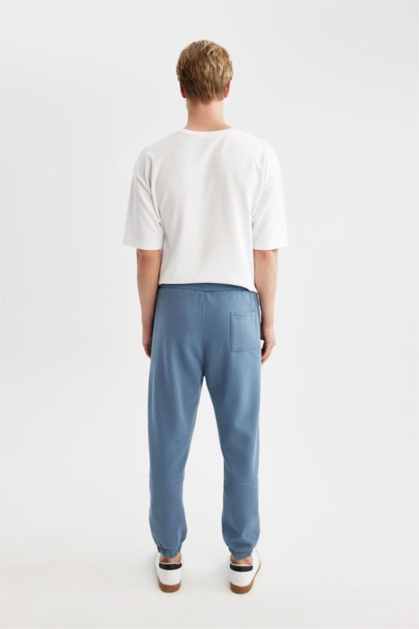 MAN Light Indigo Regular Fit With Pockets Trousers