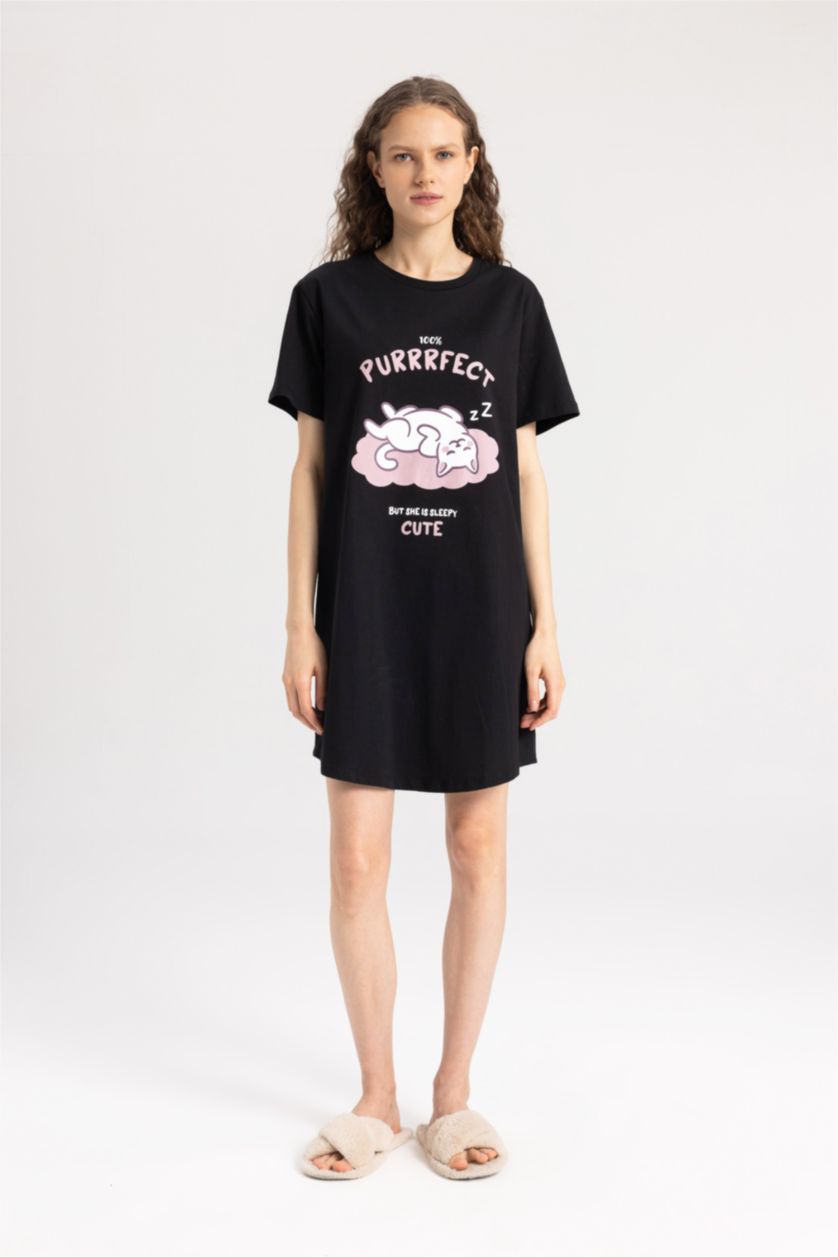 FEMME Noir Chemise de nuit à manches courtes imprimée Fall in Love