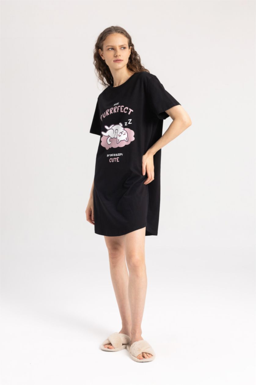 FEMME Noir Chemise de nuit à manches courtes imprimée Fall in Love