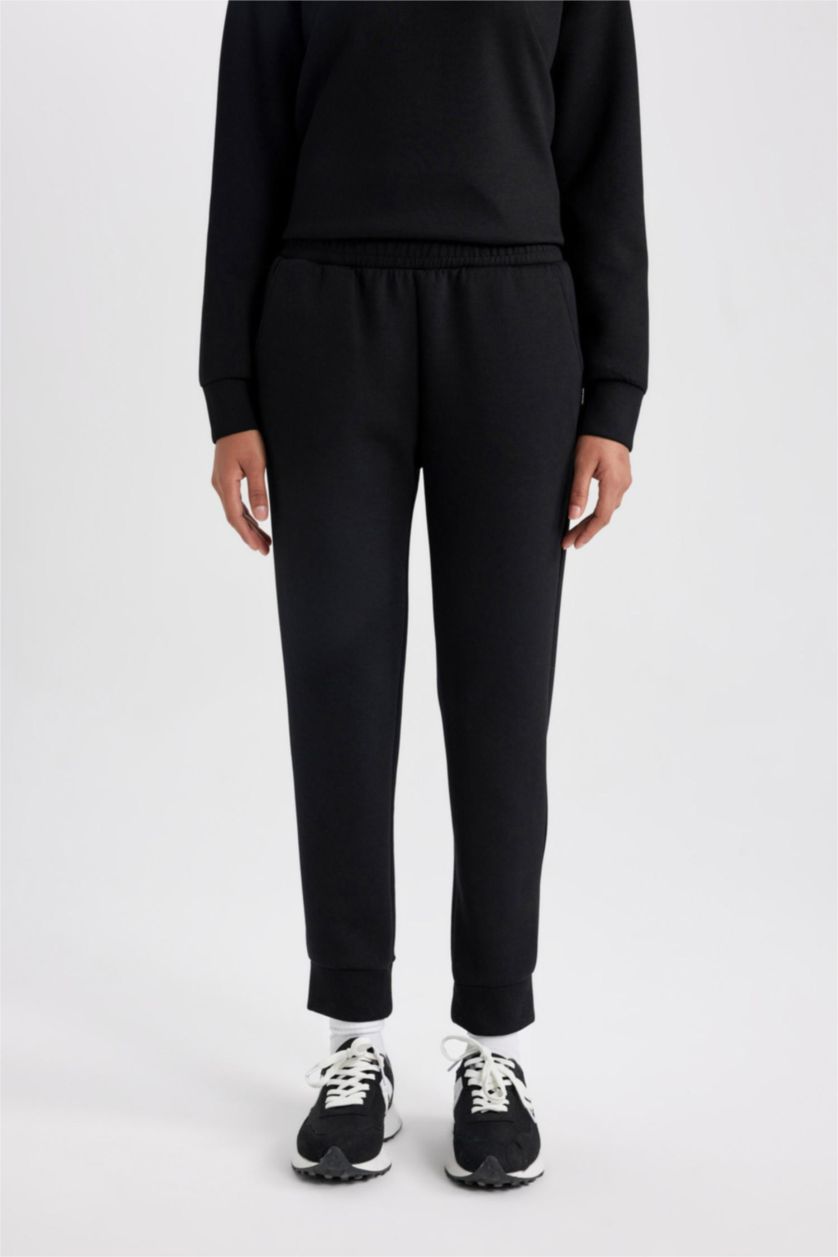 حريمي أسود بنطلون جوجر بريميوم قصة عادية من DeFactoFit