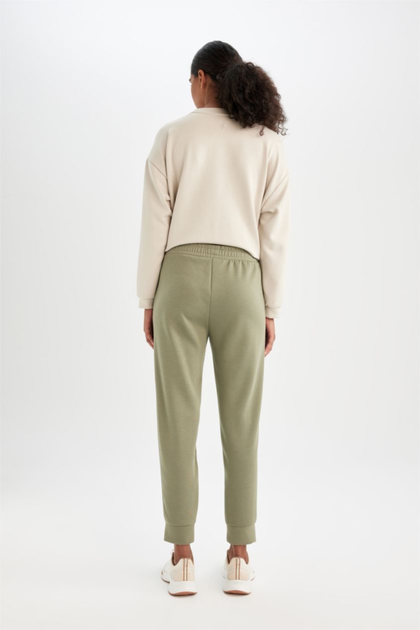 حريمي كاكي فاتح بنطلون جوجر بريميوم قصة عادية كاكي فاتح من DeFactoFit