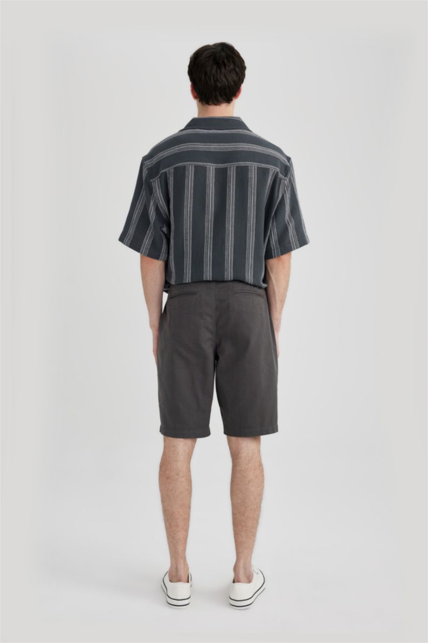 رجال أنثرا برمودا قصة عادية