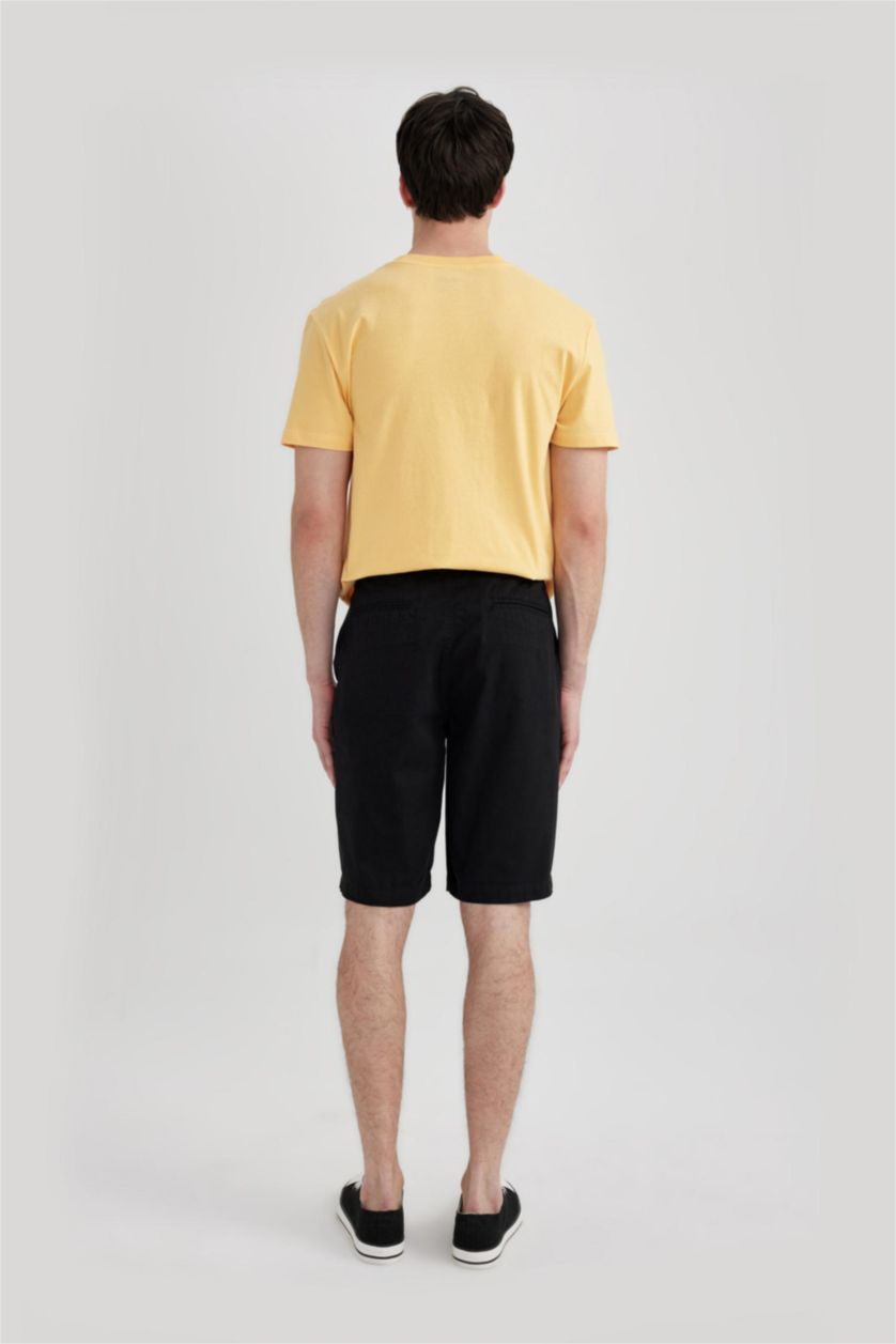 رجال أسود برمودا قصة عادية