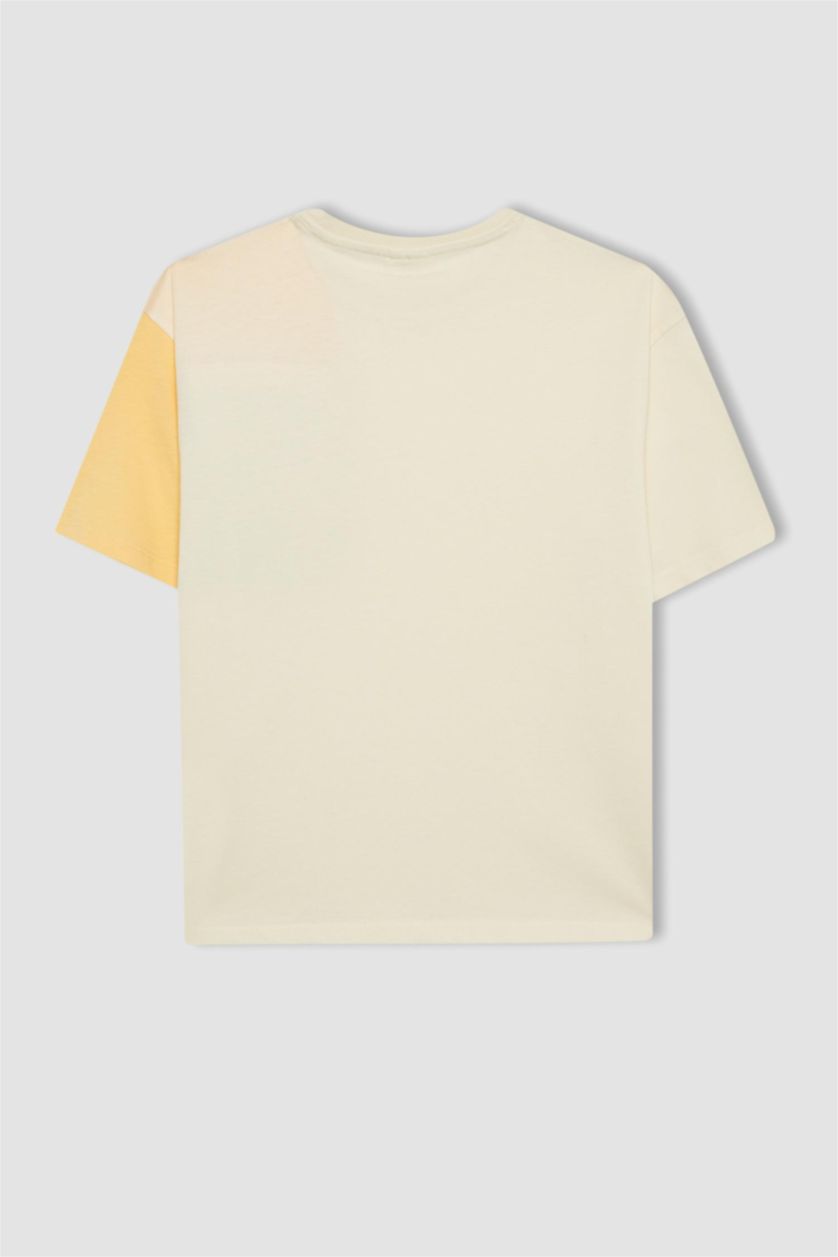 أولاد اللون الرملي تيشيرت نص كم ولادي واسع برقبة مستديرة وجيب