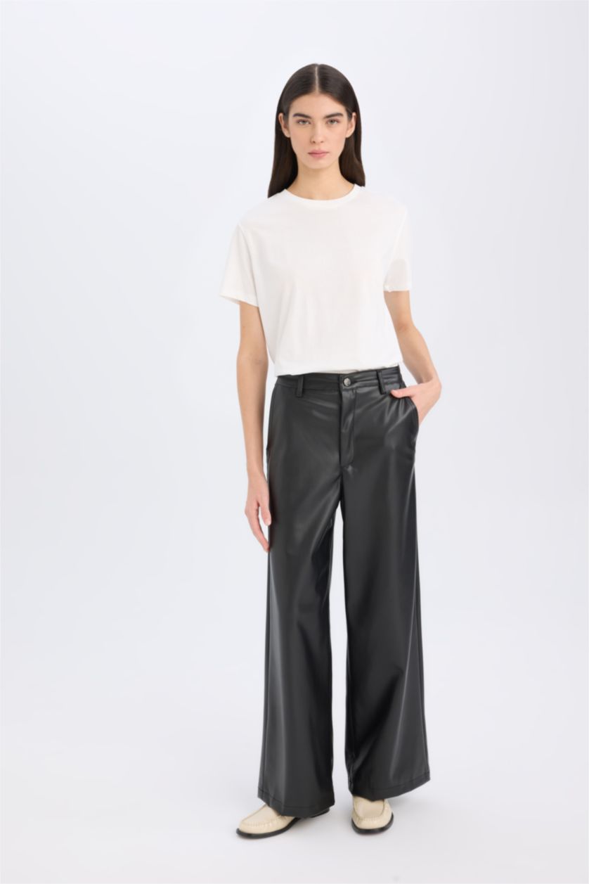 نساء بيج فاتح تيشيرت سادة نص ردن قصة عادية بياخة مستديرة