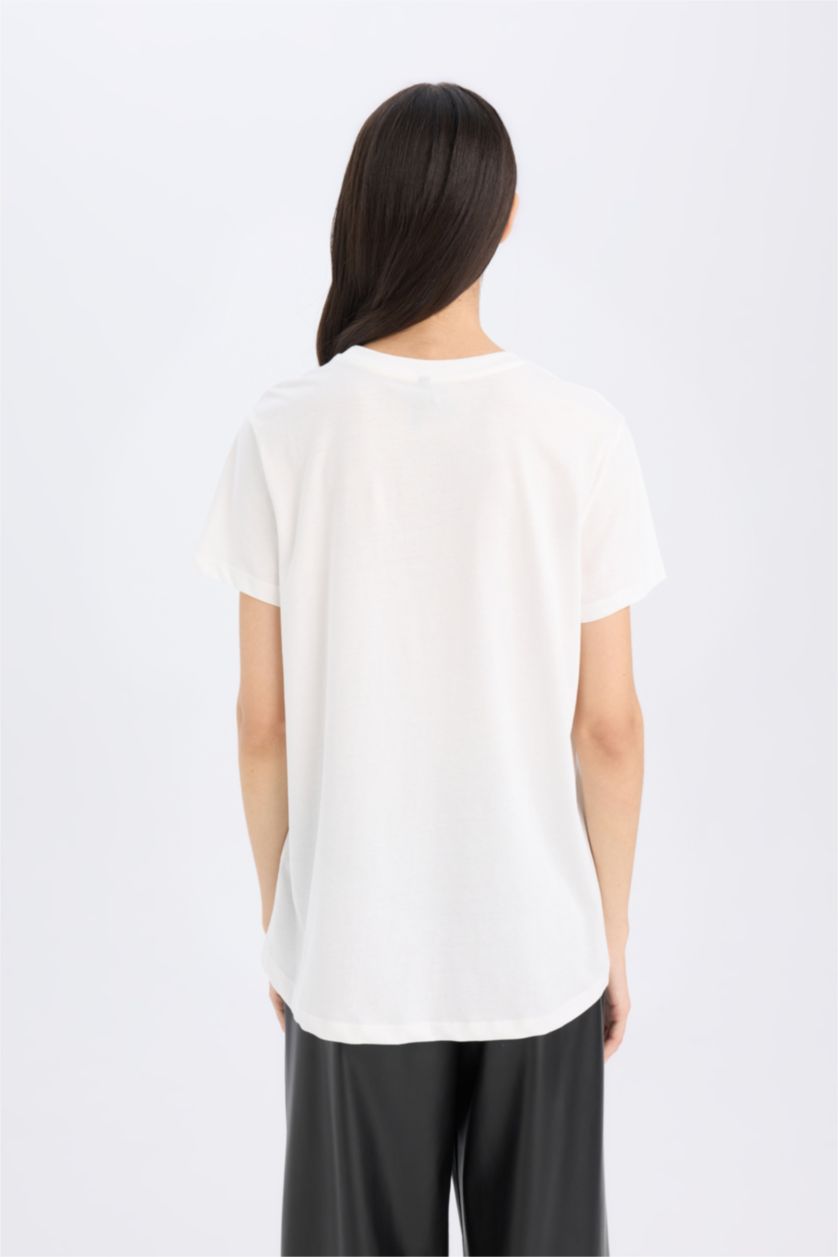 نساء بيج فاتح تيشيرت سادة نص ردن قصة عادية بياخة مستديرة