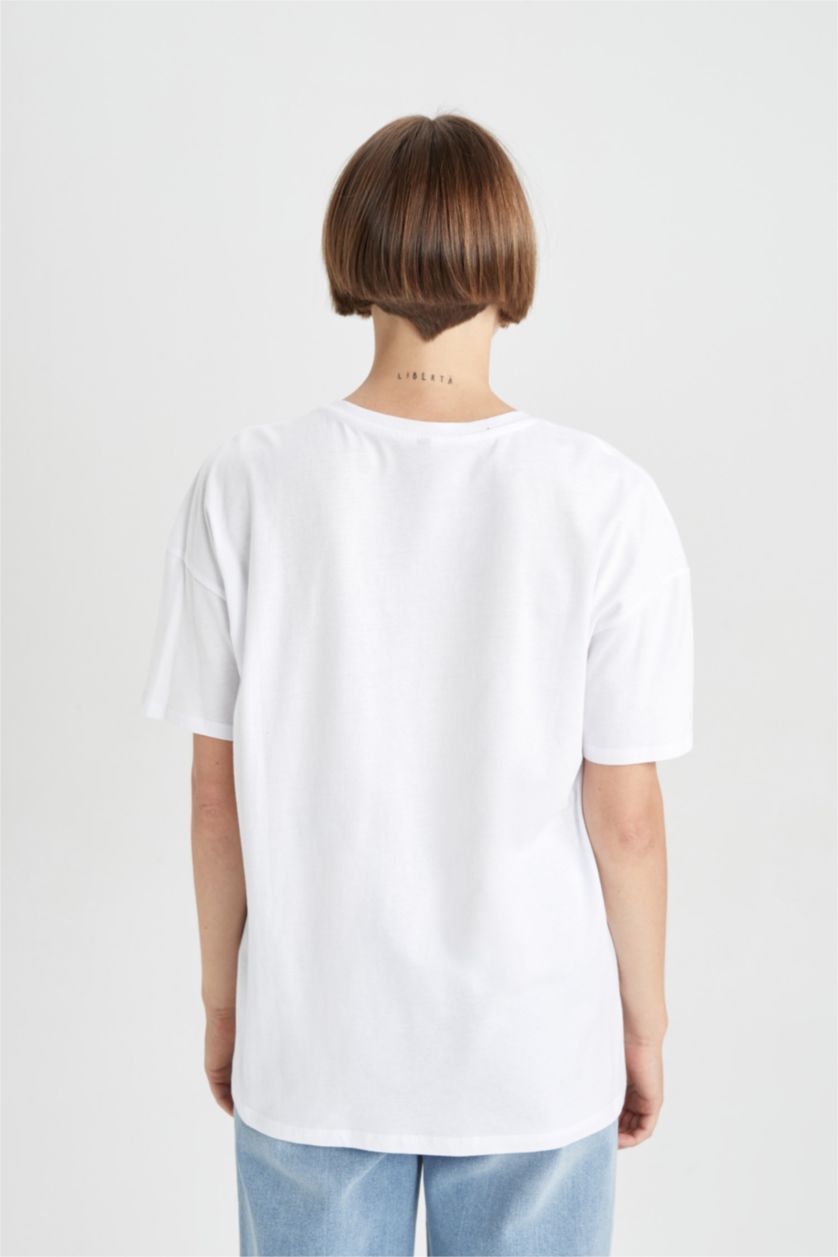 Kadın Beyaz Oversıze Bisiklet Yaka Penye Kısa Kollu Tişört