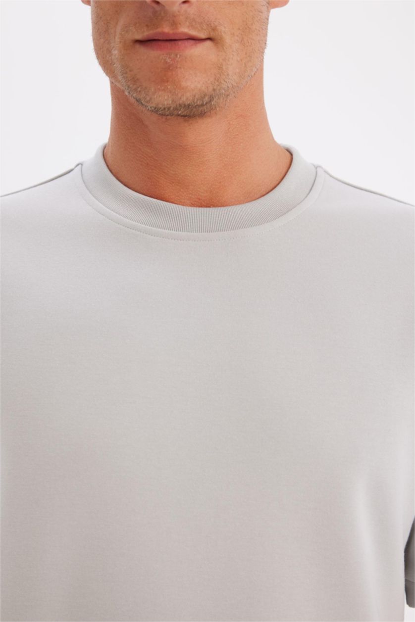 Man Light Grey Oversize Fit Crew Neck Short Sleeve T-Shirt