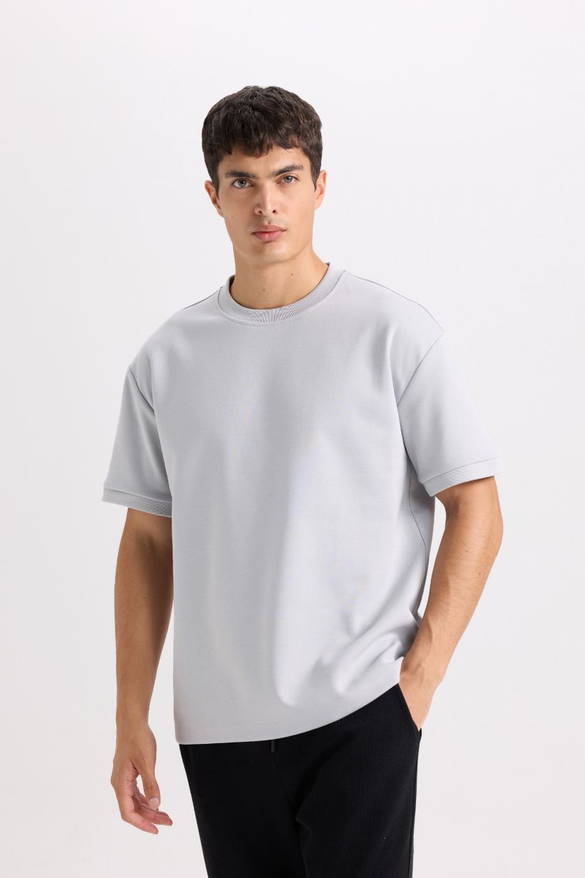 Man Light Grey Oversize Crew Neck Short Sleeve T-Shirt