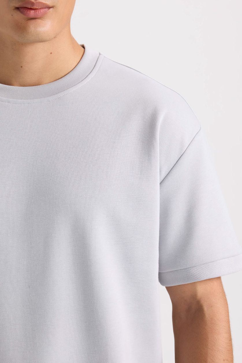 Man Light Grey Oversize Crew Neck Short Sleeve T-Shirt