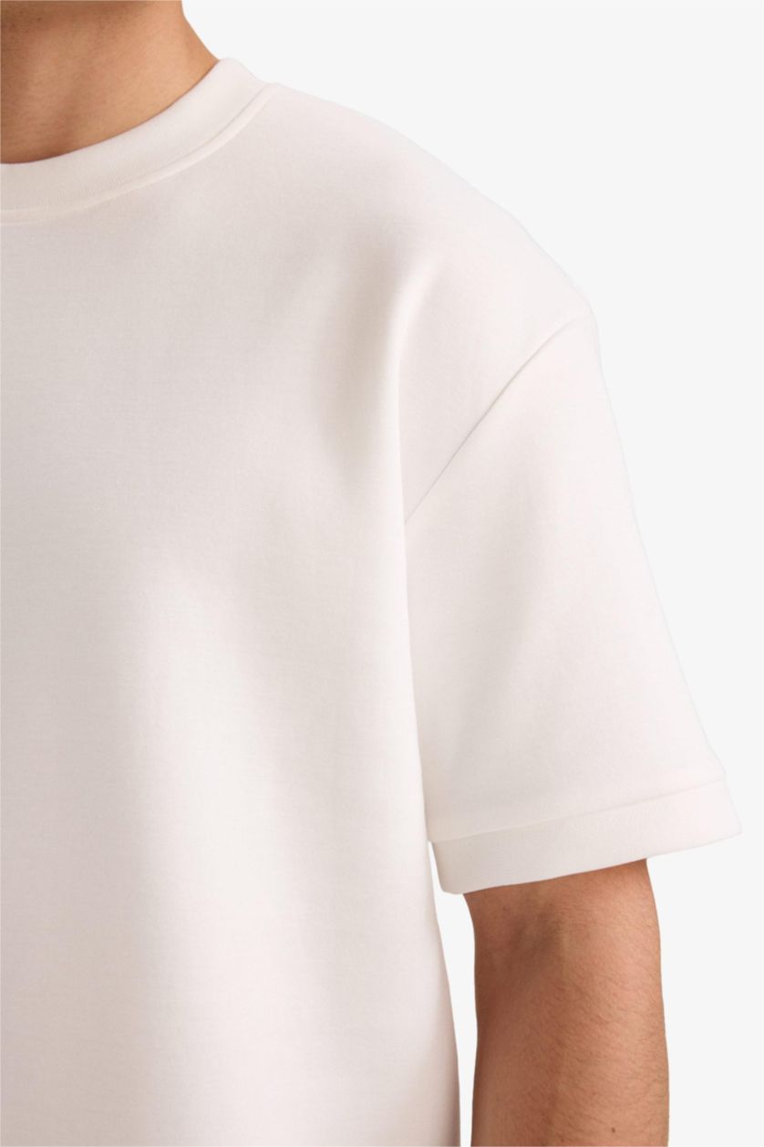 Man White Oversize Crew Neck Short Sleeve T-Shirt