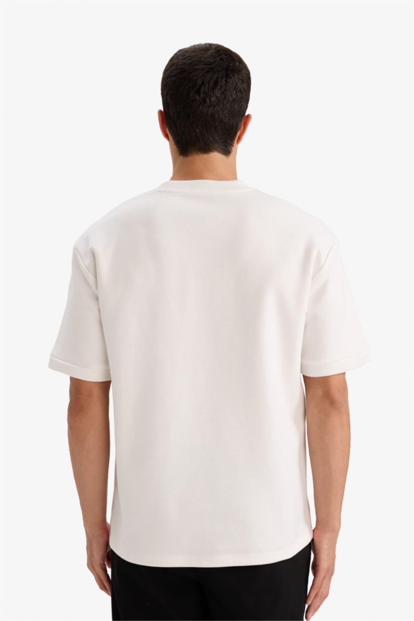 Man White Oversize Crew Neck Short Sleeve T-Shirt