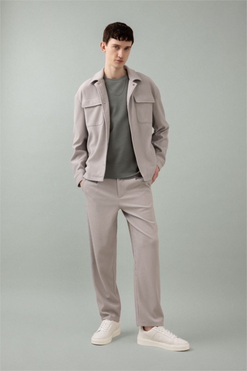 Erkek Açık Gri Relax Fit Gömlek Yaka Pilise Çıtçıtlı Cepli Gömlek Ceket