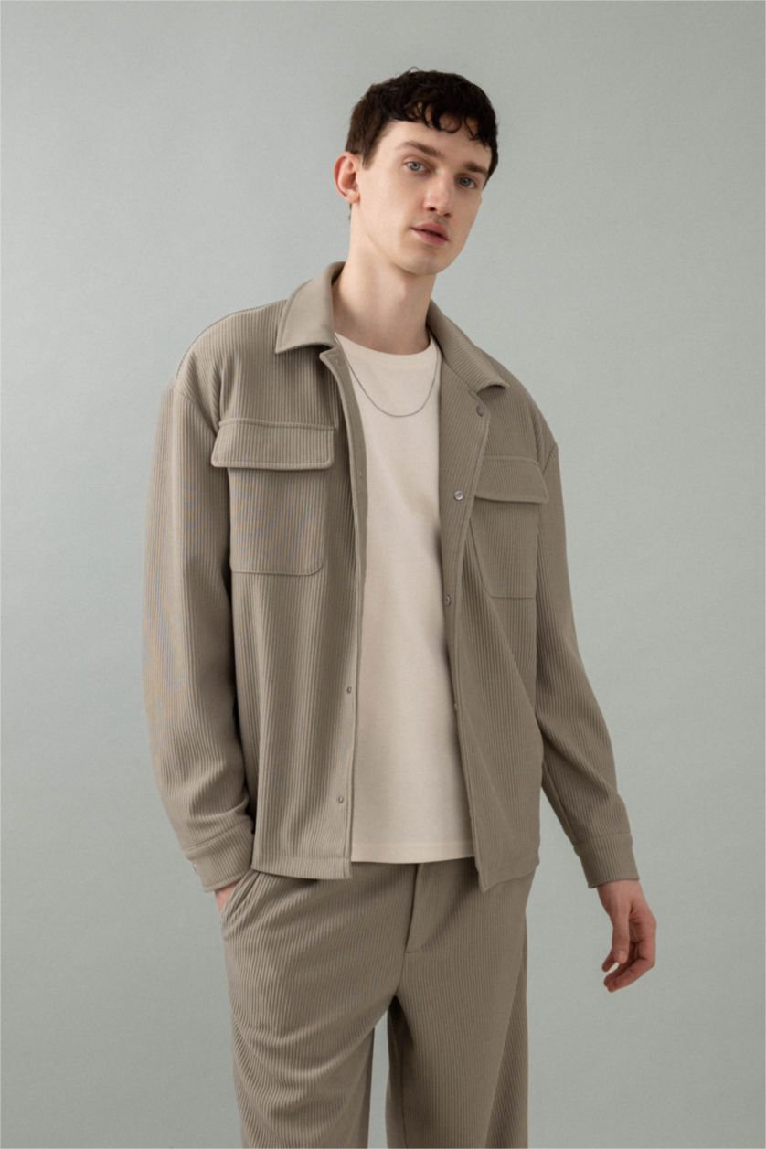 Erkek Açık Haki Relax Fit Gömlek Yaka Pilise Çıtçıtlı Cepli Gömlek Ceket