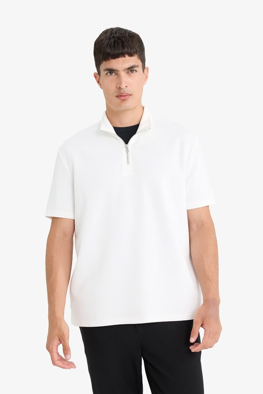 Man White Regular Fit Stand Collar Short Sleeve Heavy Fabric T-Shirt