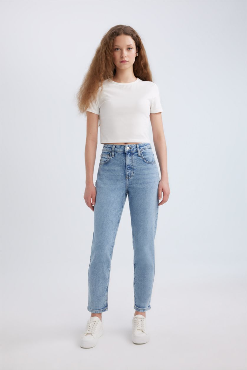 نساء نيلي فاتح بنطلون جينز موم فيت بقالب مريح وخصر عالي