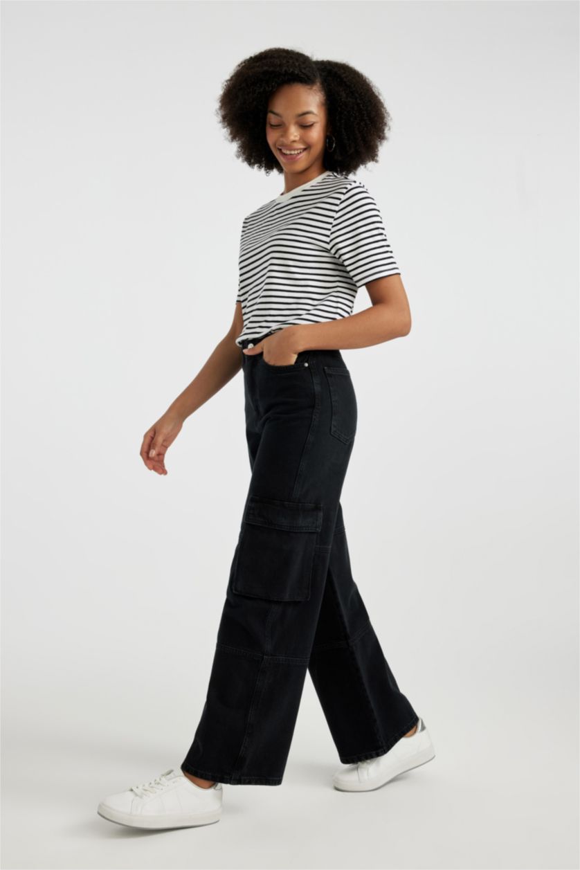 حريمي أسود بنطلون جينز كارجو قصة مستقيمة وخصر عالي