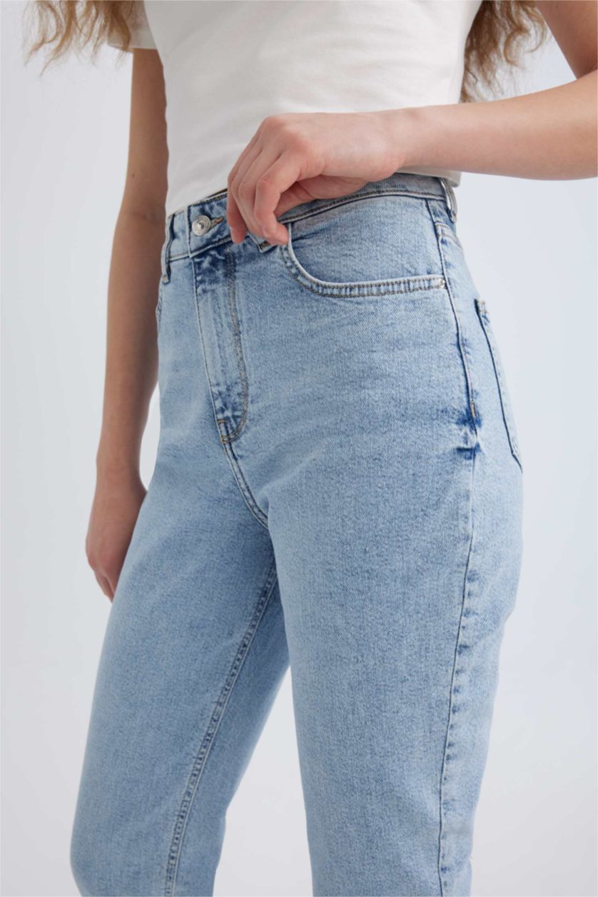 نساء أزرق فاتح بنطلون جينز فينتج بقصة مستقيمة وخصر عالي وحافة ممزقة