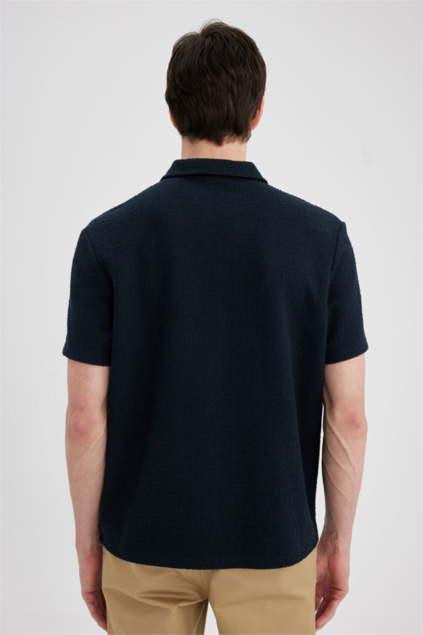 رجال كحلي تيشيرت بولو نص ردن قصة عادية