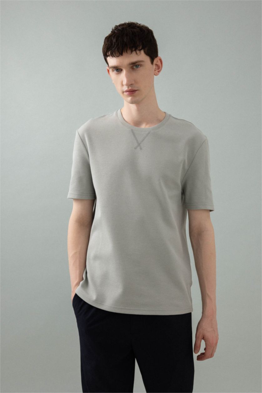 Man Light Green Regular Fit Crew Neck Short Sleeve T-Shirt