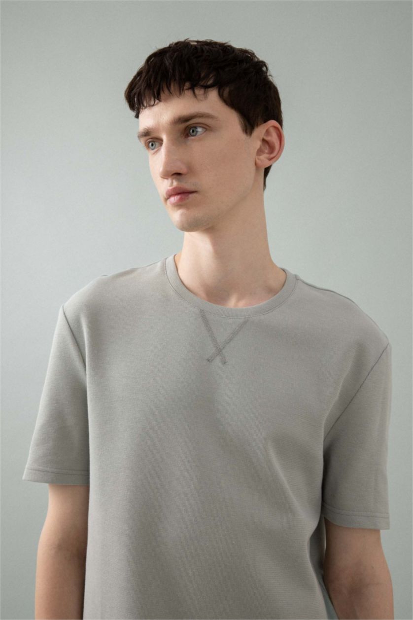 Man Light Green Regular Fit Crew Neck Short Sleeve T-Shirt