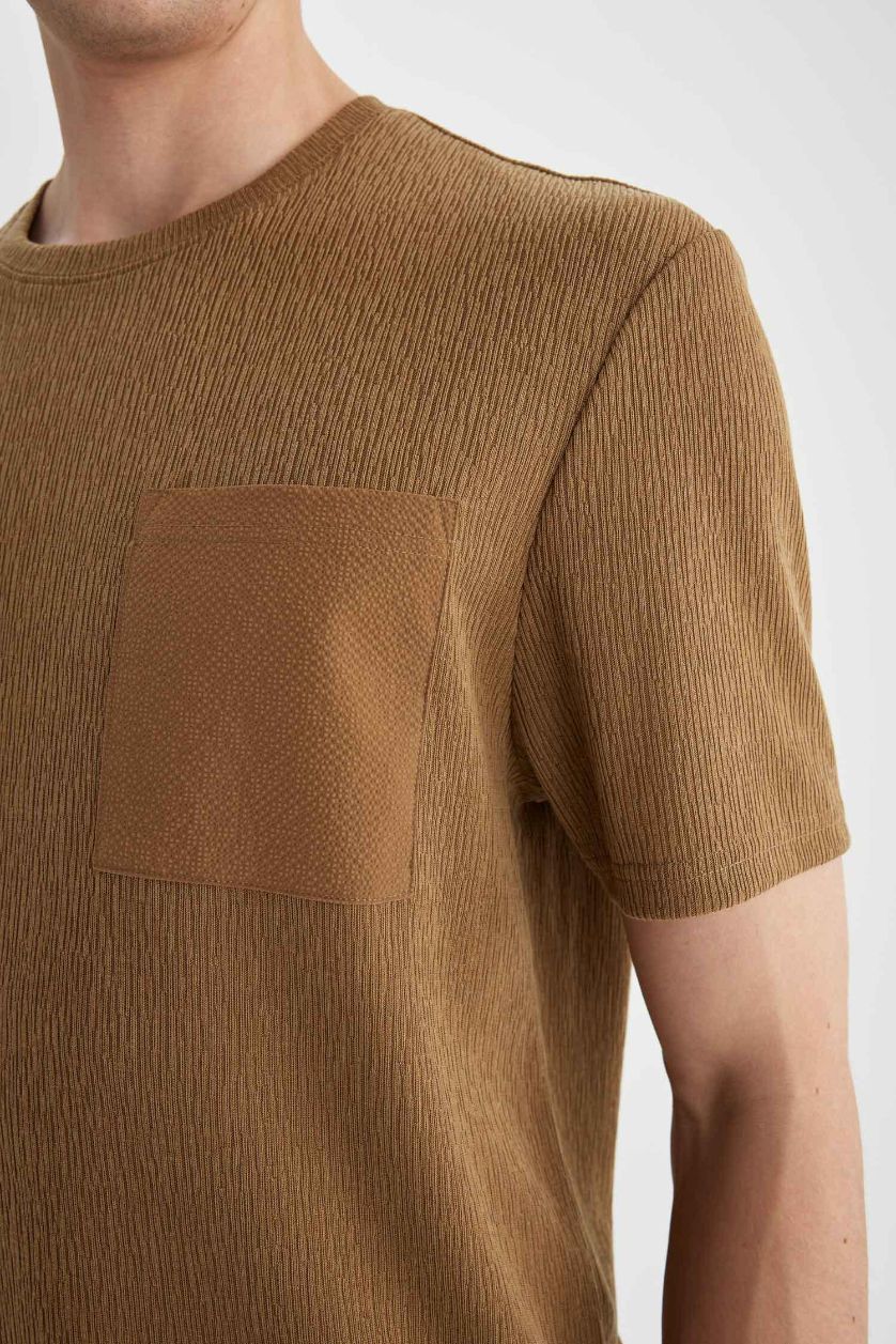 Erkek Camel Regular Fit Bisiklet Yaka Cepli Kısa Kollu Tişört