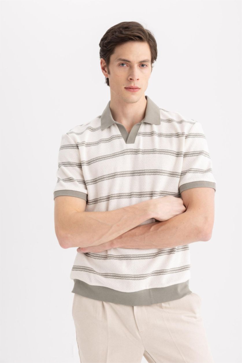 رجال كاكي فاتح تيشيرت بولو كريب قصة عادية