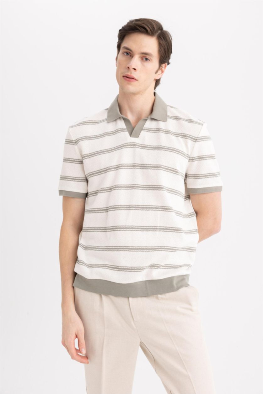 رجال كاكي فاتح تيشيرت بولو كريب قصة عادية