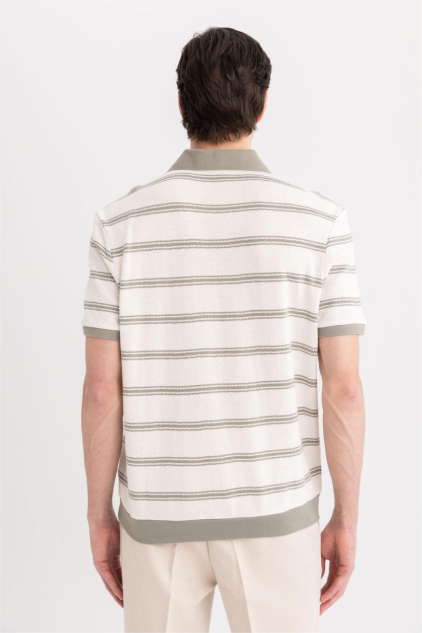 رجال كاكي فاتح تيشيرت بولو كريب قصة عادية