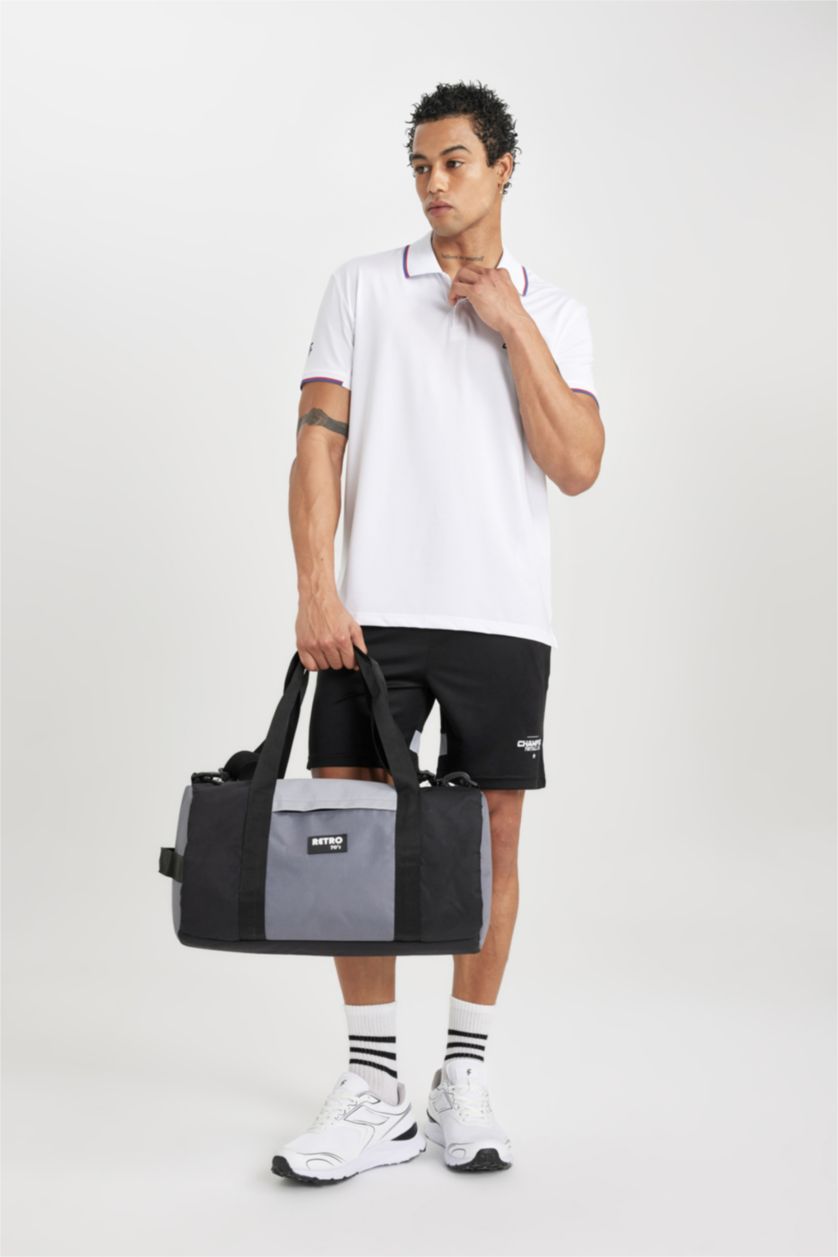 Ерлер қара Ерлерге спорт және саяхатқа арналған сөмке