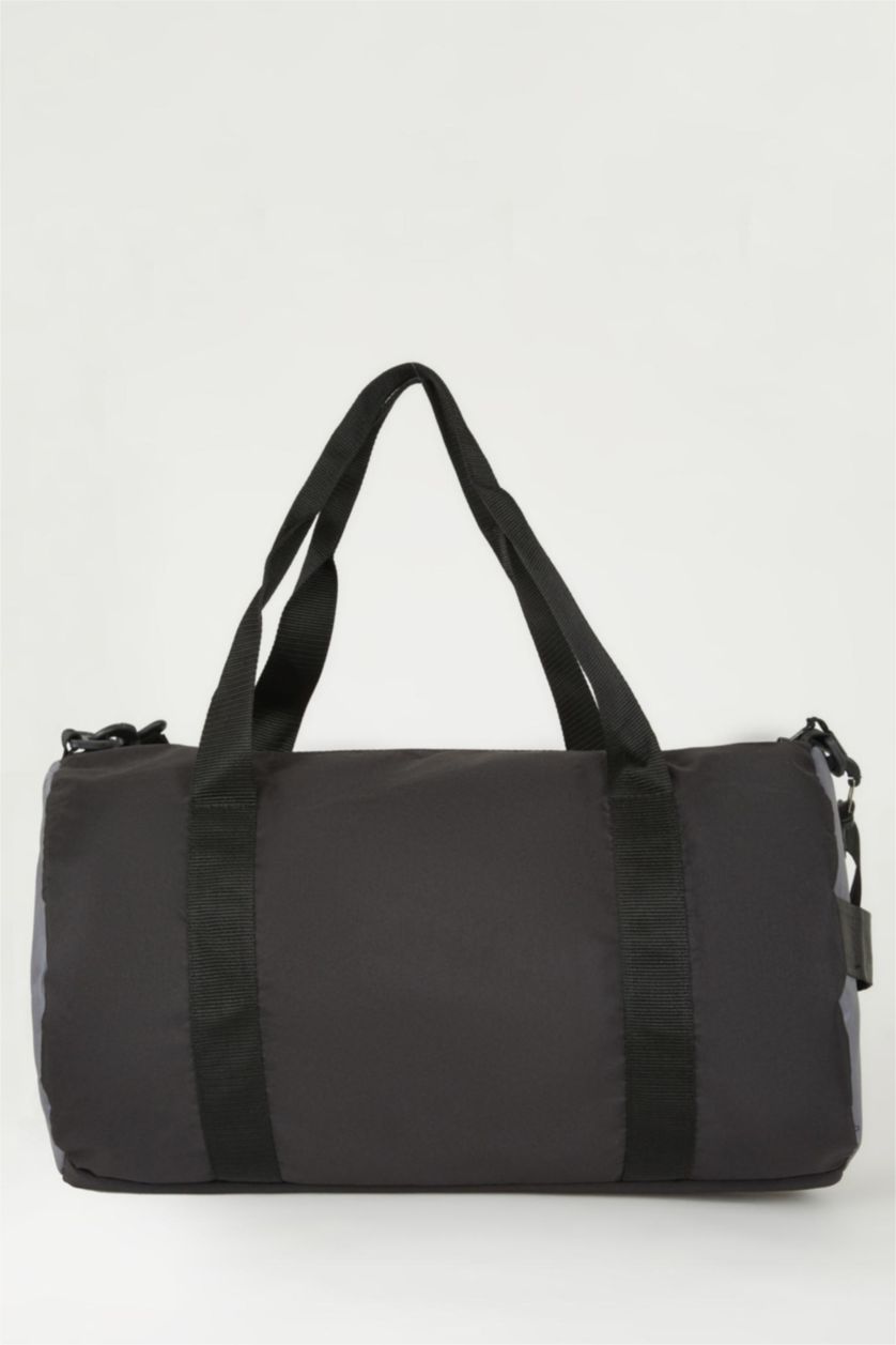 Ерлер қара Ерлерге спорт және саяхатқа арналған сөмке