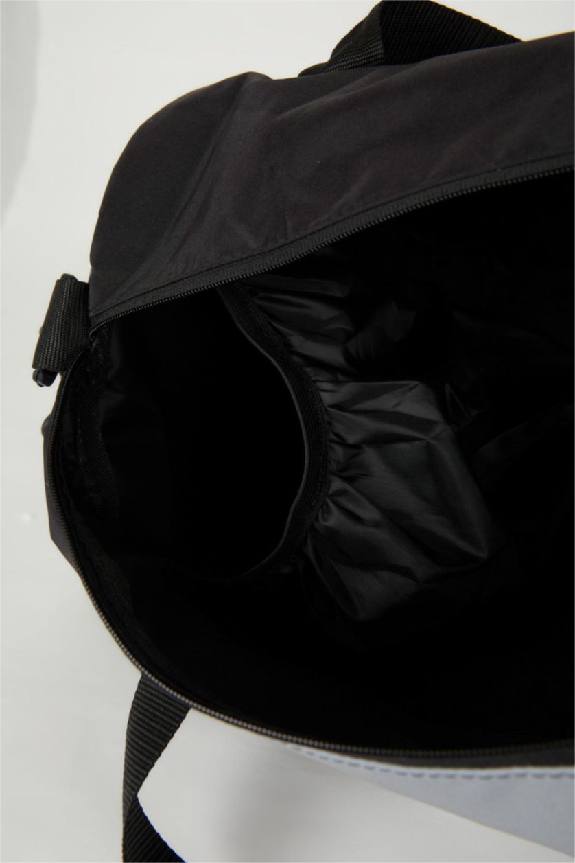 Ерлер қара Ерлерге спорт және саяхатқа арналған сөмке