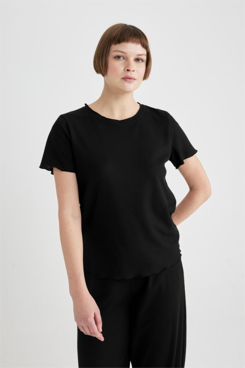 WOMAN Black Regular Fit Crew Neck Knitted Tops