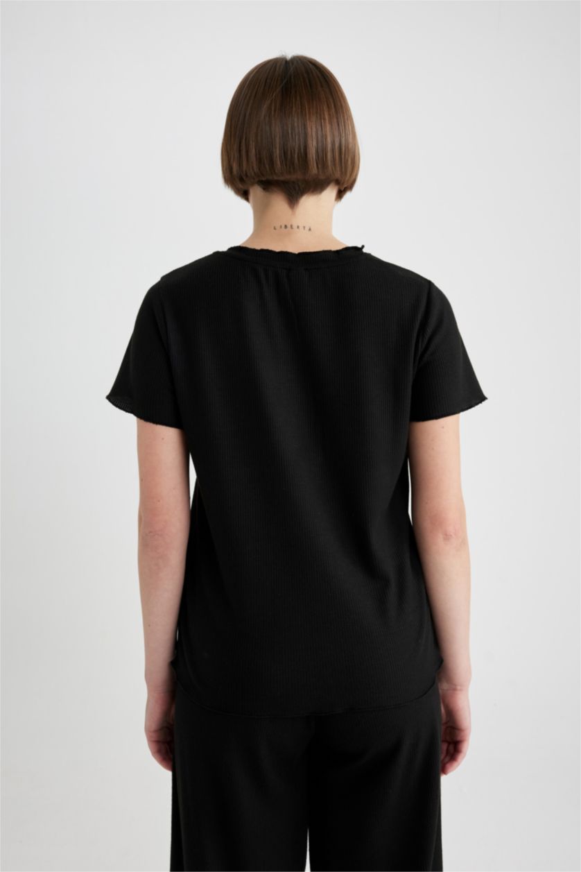 WOMAN Black Regular Fit Crew Neck Knitted Tops