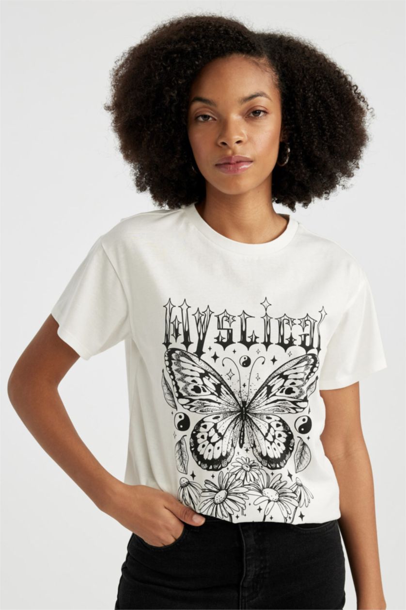 نساء اوف وايت تيشيرت نص كم قصة عادية برقبة مستديرة