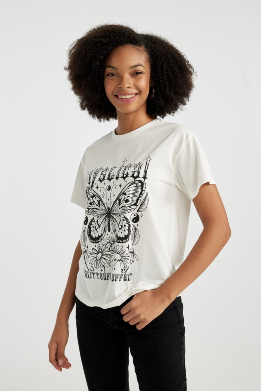 نساء اوف وايت تيشيرت نص كم قصة عادية برقبة مستديرة