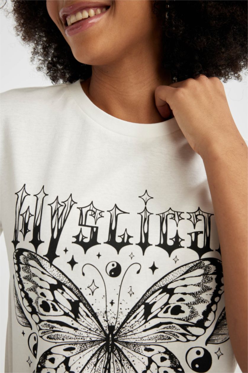 نساء اوف وايت تيشيرت نص كم قصة عادية برقبة مستديرة