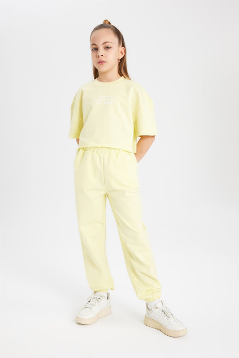 GIRLS & TEENS Light Yellow Girl Printed Short Sleeve T-Shirt Sweatpants 2 Piece Set