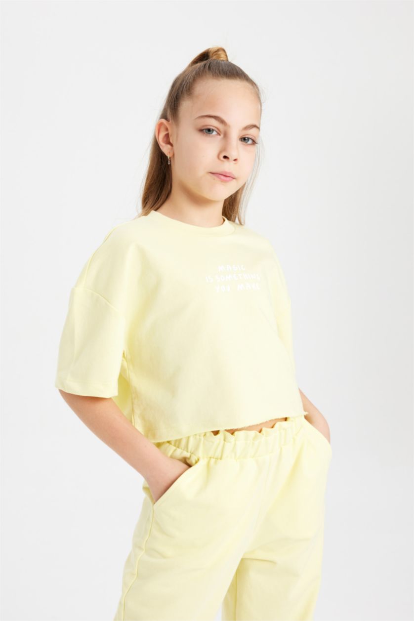 GIRLS & TEENS Light Yellow Girl Printed Short Sleeve T-Shirt Sweatpants 2 Piece Set
