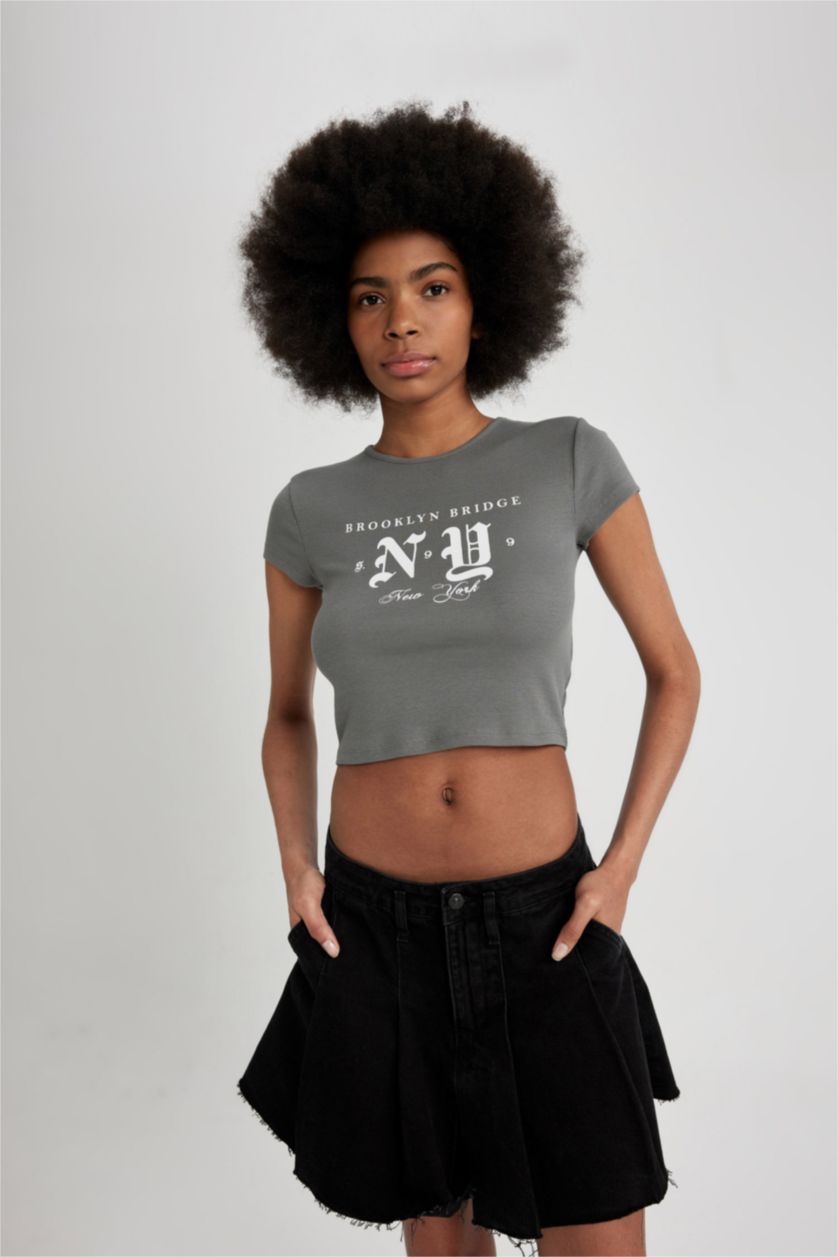 Woman Grey Fitted Crew Neck Printed Short Sleeve T-Shirt