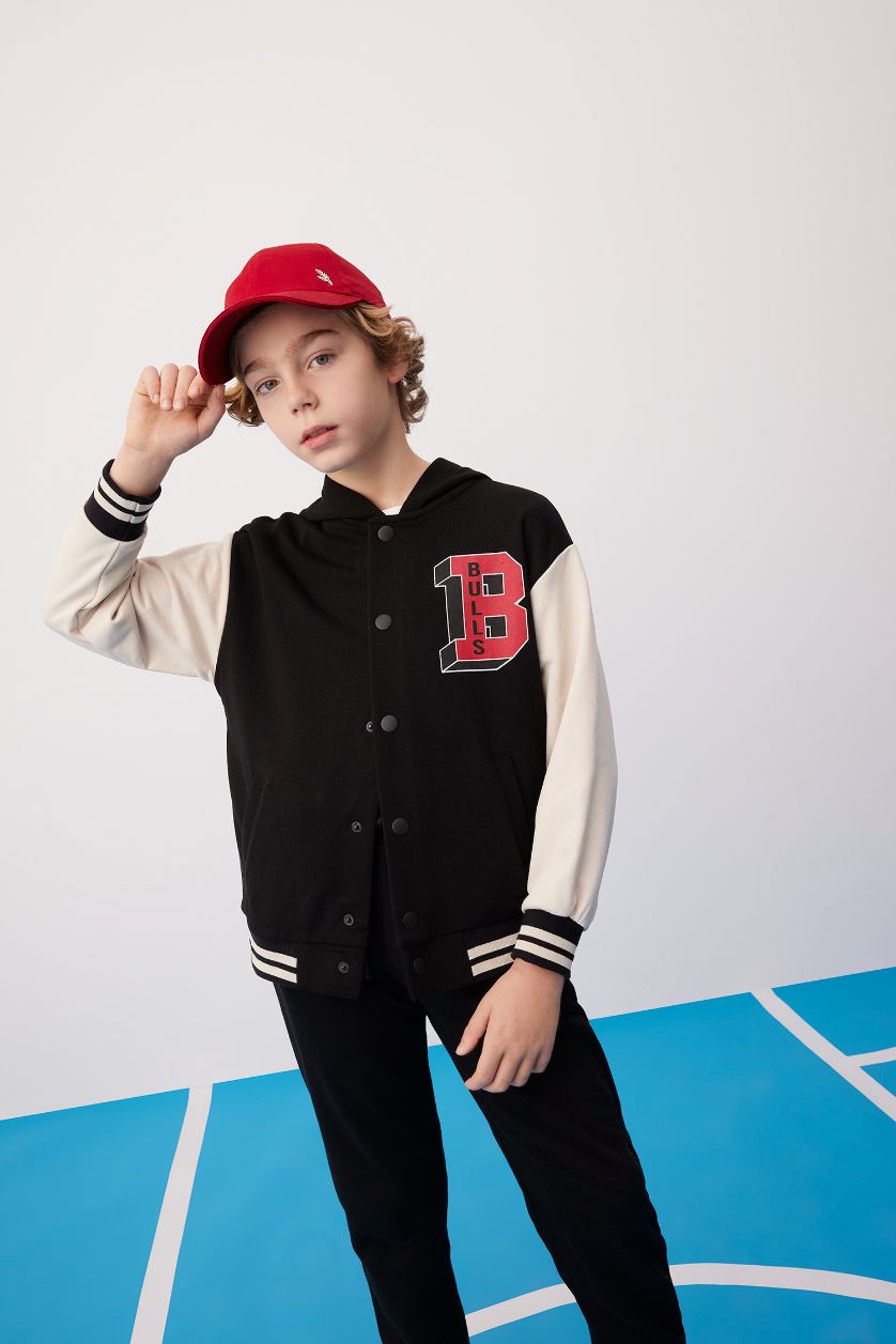 BOYS & TEENS Black Boy NBA Chicago Bulls Hooded Bomber Jacket