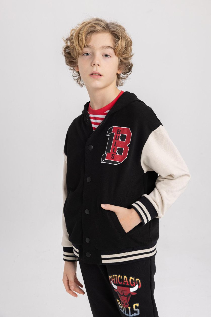 BOYS & TEENS Black Boy NBA Chicago Bulls Hooded Bomber Jacket