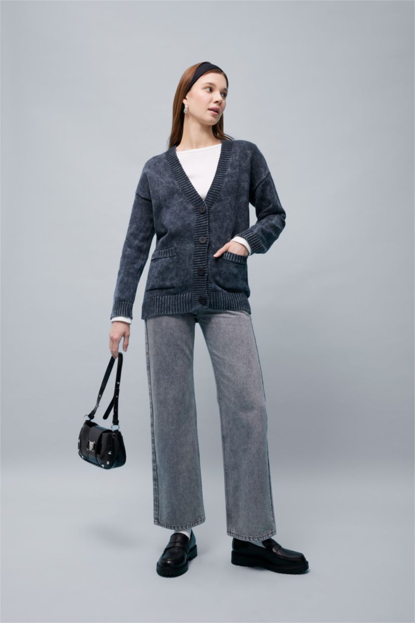 Kadın Antrasit Regular Fit V Yaka Düğmeli Yıkamalı Triko Hırka