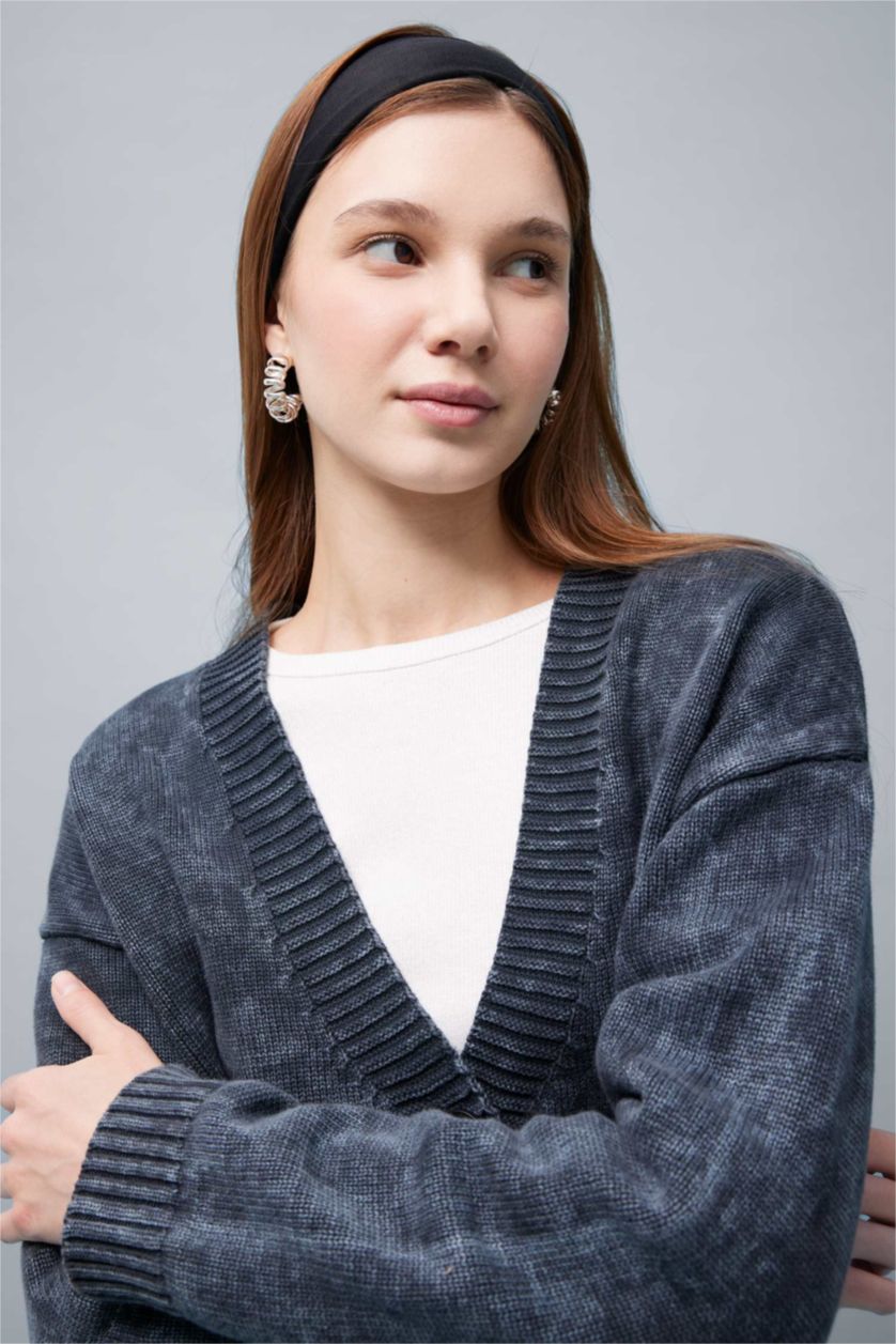 Kadın Antrasit Regular Fit V Yaka Düğmeli Yıkamalı Triko Hırka