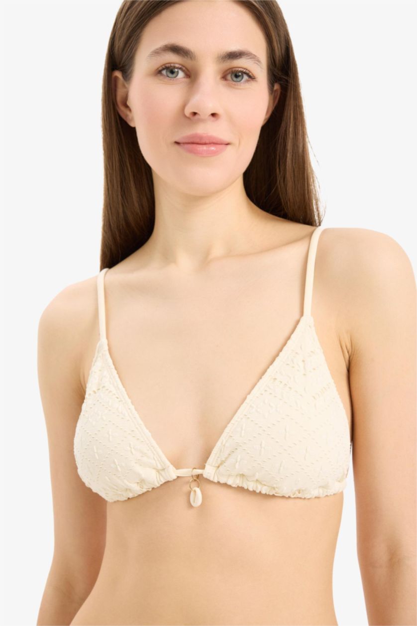Kadın Ekru Regular Fit Nakışlı Brode Üçgen Bikini Üstü