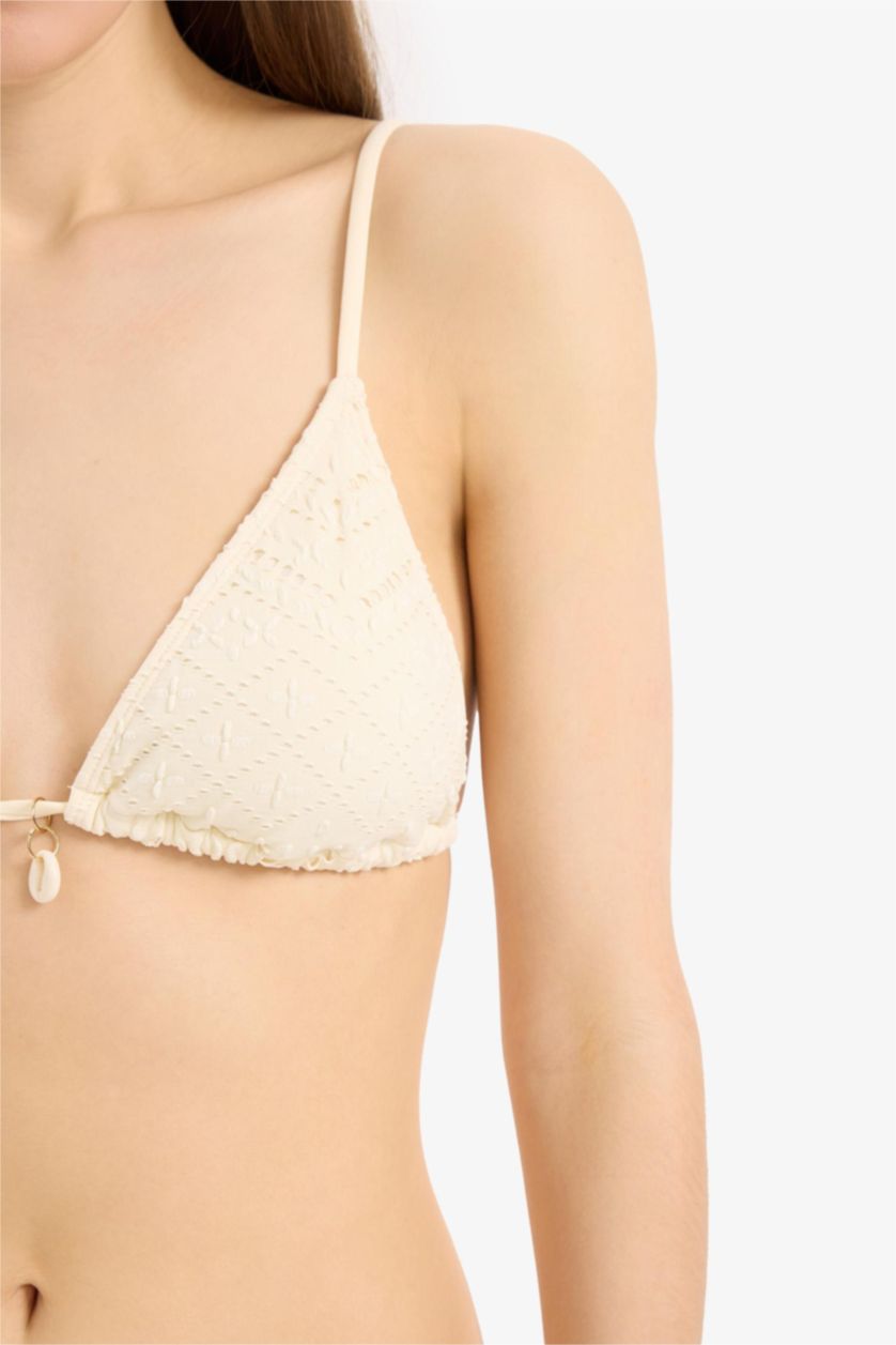 Kadın Ekru Regular Fit Nakışlı Brode Üçgen Bikini Üstü