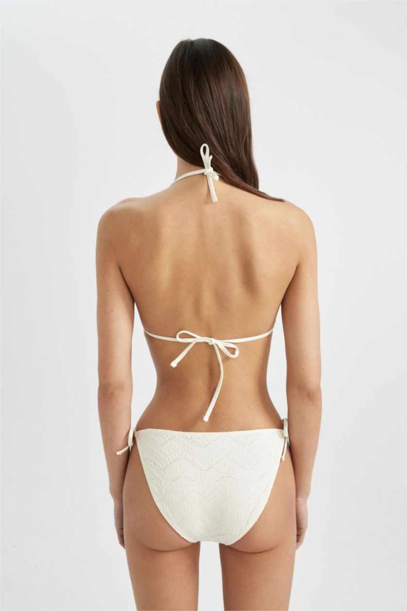 Kadın Kırık Beyaz Regular Fit Nakışlı Brode Bikini Altı