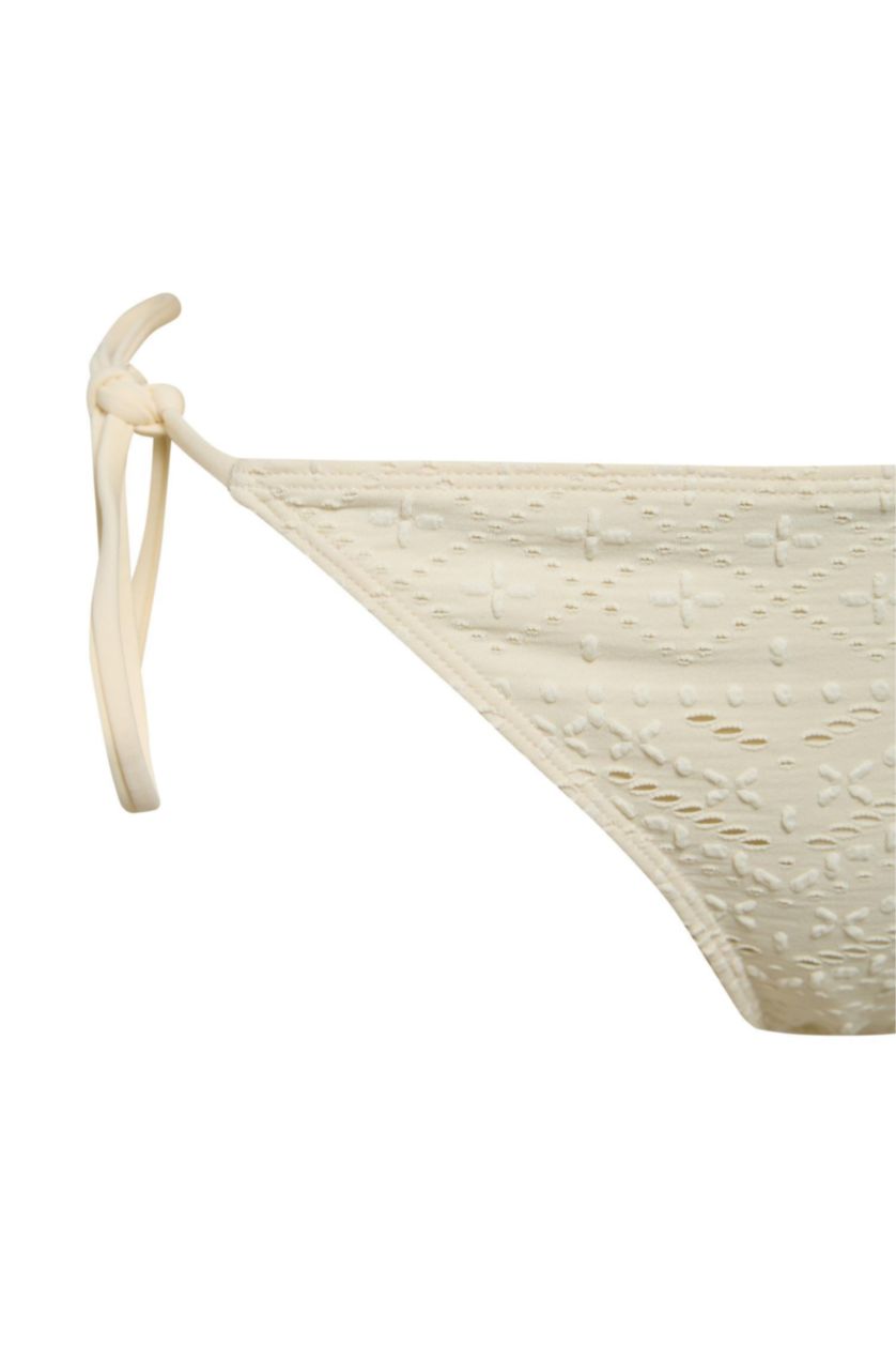 Kadın Ekru Regular Fit Nakışlı Brode Bikini Altı