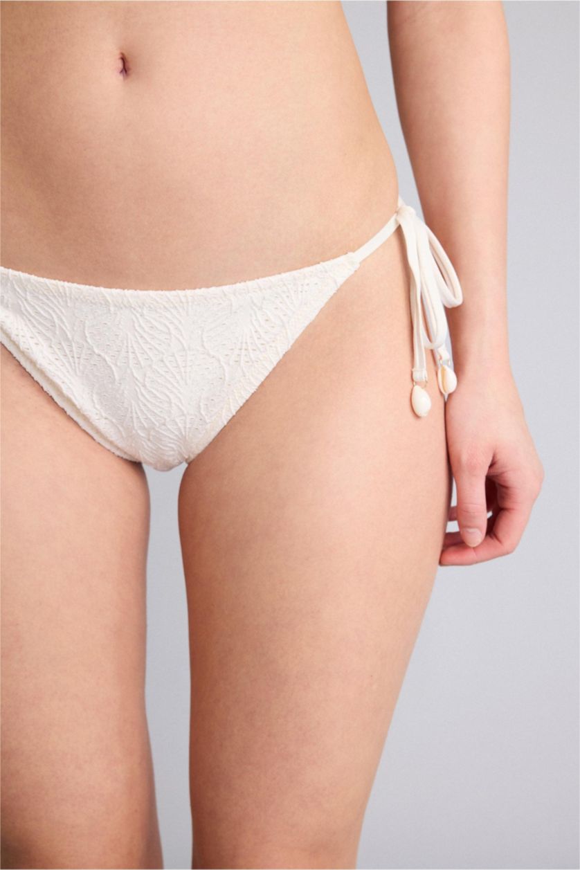 Әйелдерге экру Regular Fit кестелі ришелье бикини асты